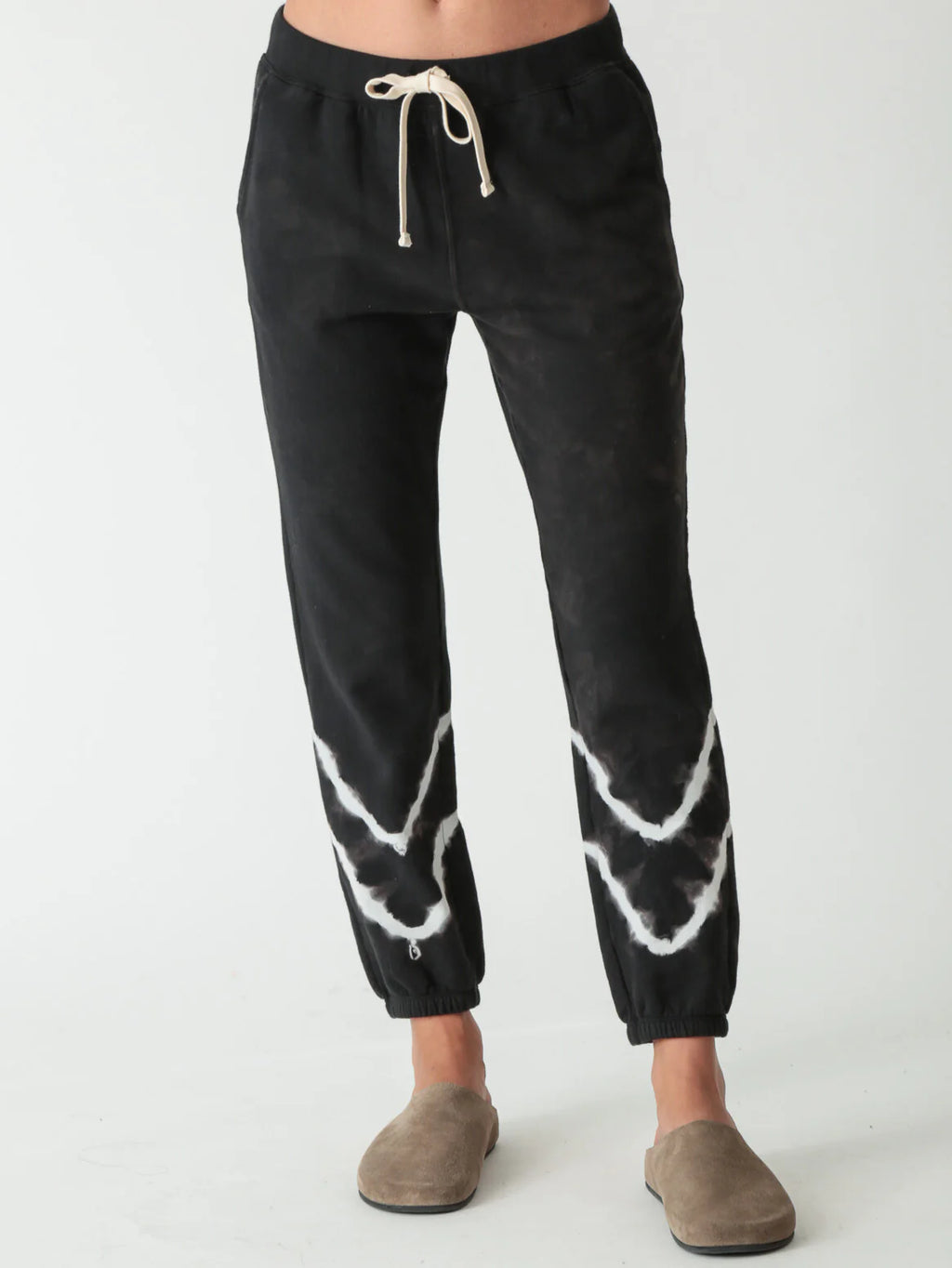 Electric & Rose Vendimia Jogger-Chevron Onyx/Cloud | 4sisters1closet