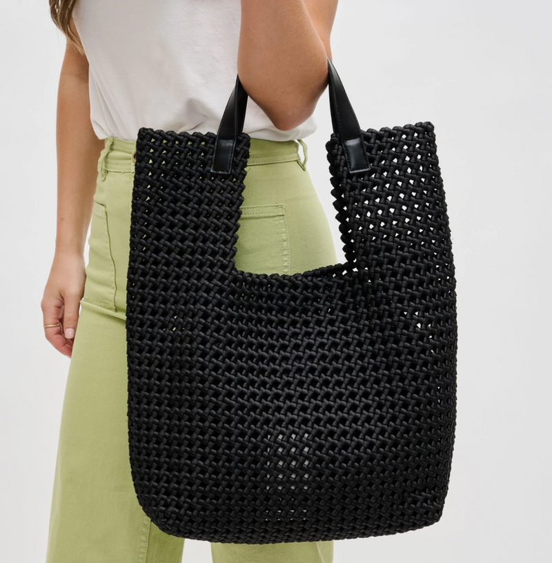 Sol & Selene Zenith Zen Tote in Black | 4sisters1closet