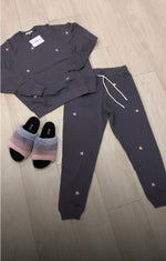 Leallo Dune Crew Neck with Stars in Charcoal/Pink